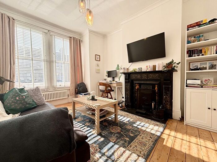 2 Bedroom Flat To Rent In Eastcombe Avenue, Charlton, SE7