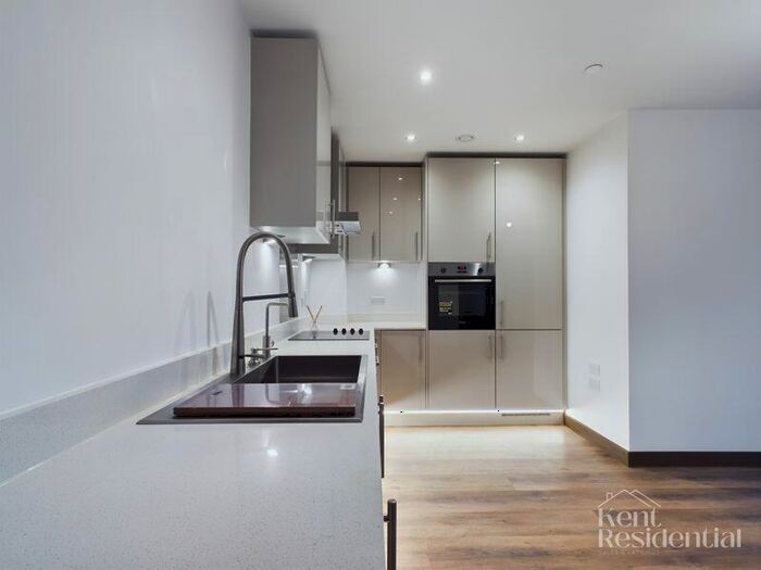 2 Bedroom Apartment To Rent In Claribel Court, Mill Wood, Maidstone, ME14