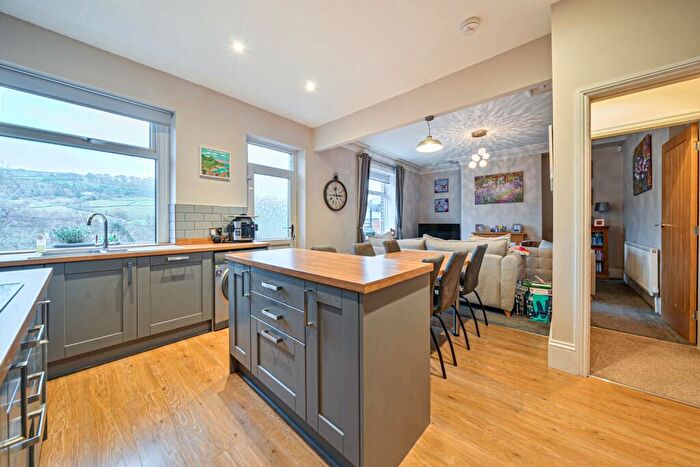 3 Bedroom Terraced House For Sale In Thorn View, Luddenden, HX2