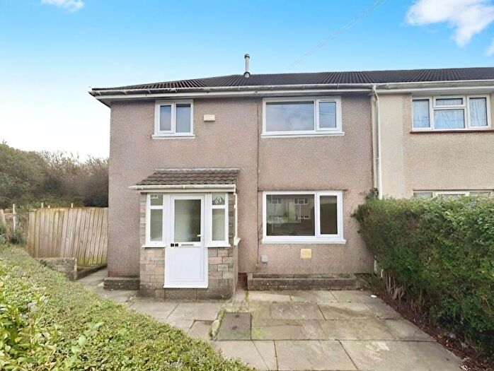 3 Bedroom End Of Terrace House For Sale In Knelston Place, Blaenymaes, Swansea, , Gb, SA5