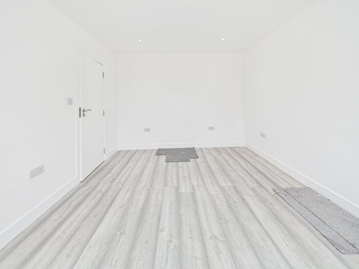4 Bedroom Semi-Detached House To Rent In Stoke Road, Rainham, RM13