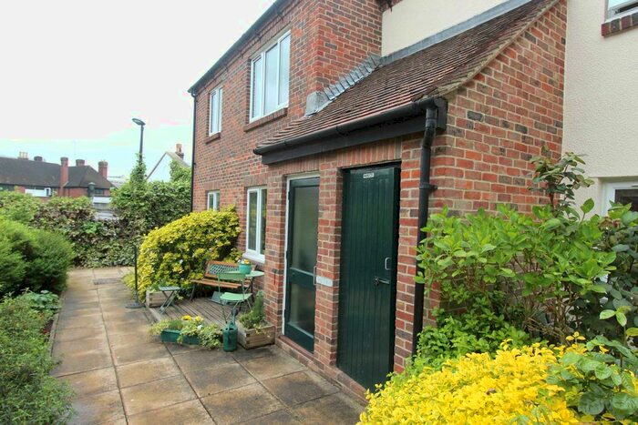 1 Bedroom Flat To Rent In Chapter Mews, Windsor, SL4