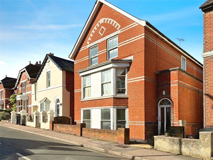 3 Bedroom Flat For Sale In Nunnery Fields, Canterbury, Kent, CT1