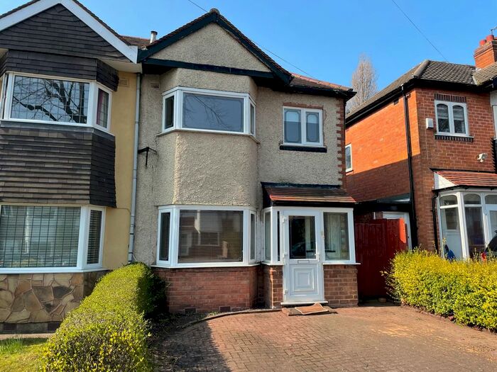 3 Bedroom Semi-Detached House To Rent In Marshall Grove, Great Barr, Birmingham, West Midlands, B44