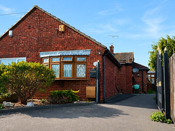 3 Bedroom Semi-Detached Bungalow For Sale In Monks Haven, Stanford-Le-Hope, SS17