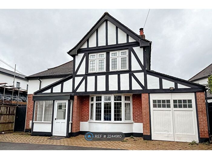 4 Bedroom Detached House To Rent In New Road, Ferndown, BH22