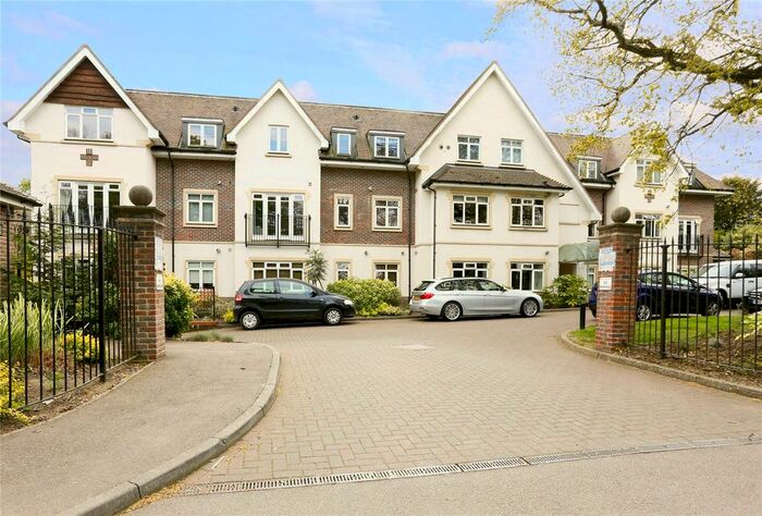 2 Bedroom Flat For Sale In Station Road, Beaconsfield, HP9