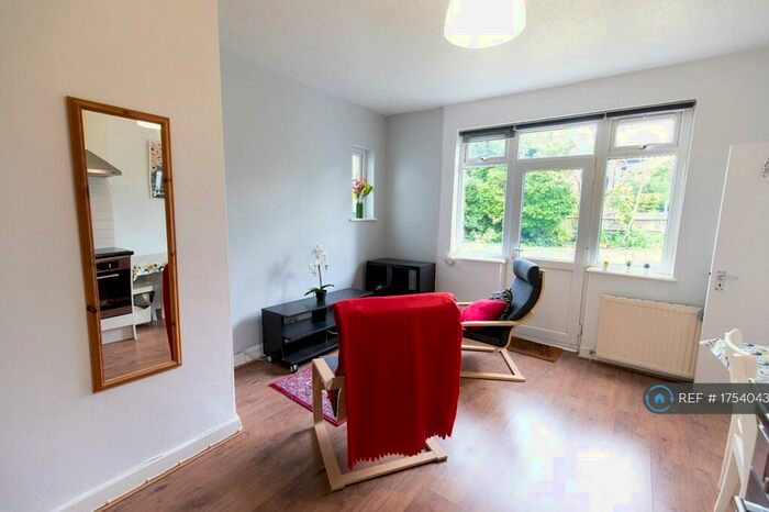 1 Bedroom Flat To Rent In Somali Road, London, NW2