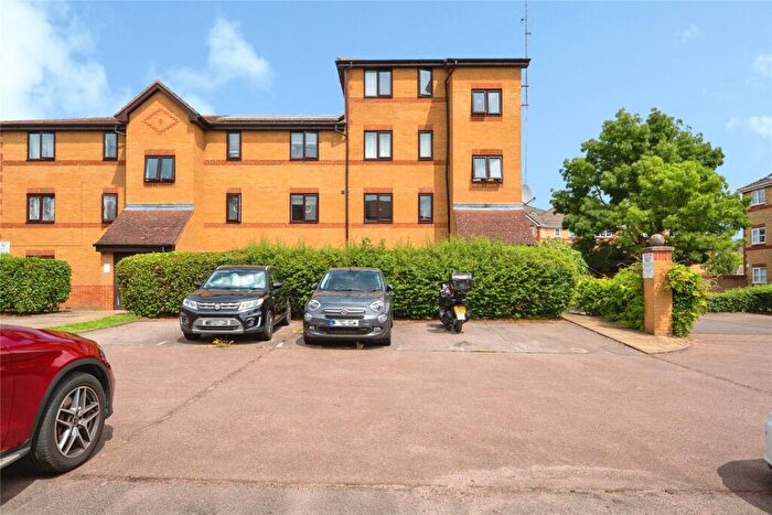 1 Bedroom Flat For Sale In Winery Lane, Kingston Upon Thames, KT1