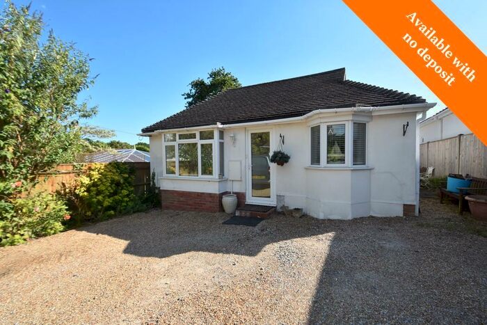 3 Bedroom Detached Bungalow To Rent In Available With No Deposit, Locks Heath, Southampton, SO31