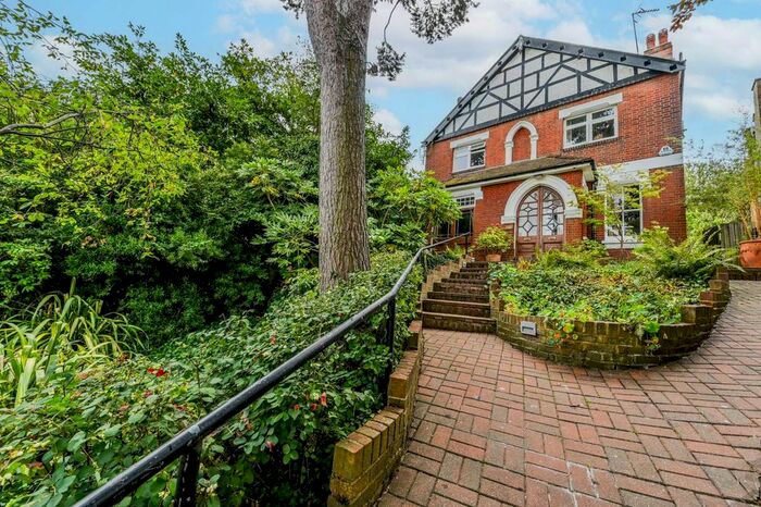 4 Bedroom Property To Rent In Alexandra Park Road, Alexandra Park, London, N22