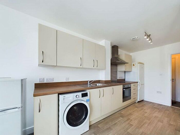 2 Bedroom Apartment To Rent In Mount Street, New Basford, Nottingham, Nottinghamshire, NG7