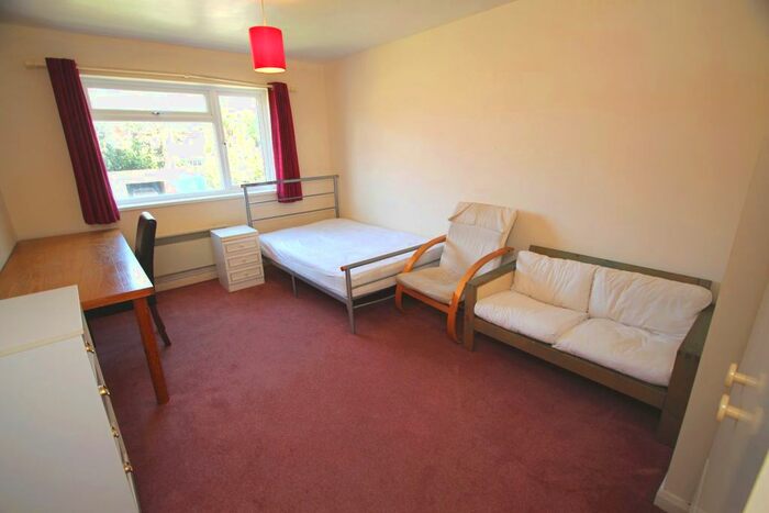 4 Bedroom Flat To Rent In Surbiton Road, Kingston Upon Thames, KT1