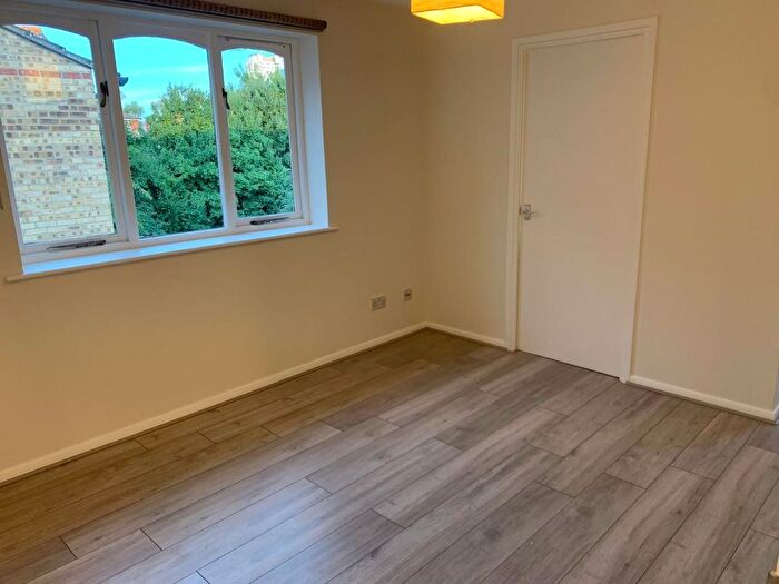 1 Bedroom Flat To Rent In Milestone Close, London, N9