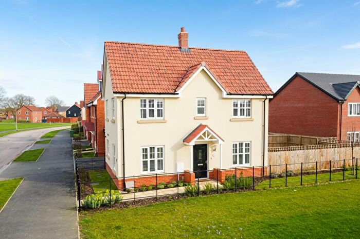 3 Bedroom Link Detached House For Sale In Harness Maker Way, Hethersett, Norwich, NR9