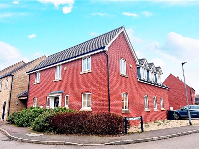 4 Bedroom House To Rent In Bevington Way, St Neots, PE19