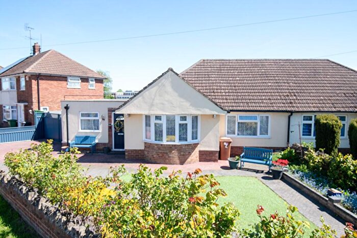 3 Bedroom Semi-Detached Bungalow For Sale In Ridgeway, Wellingborough, NN8