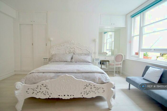 Studio To Rent In First Avenue, Hove, BN3