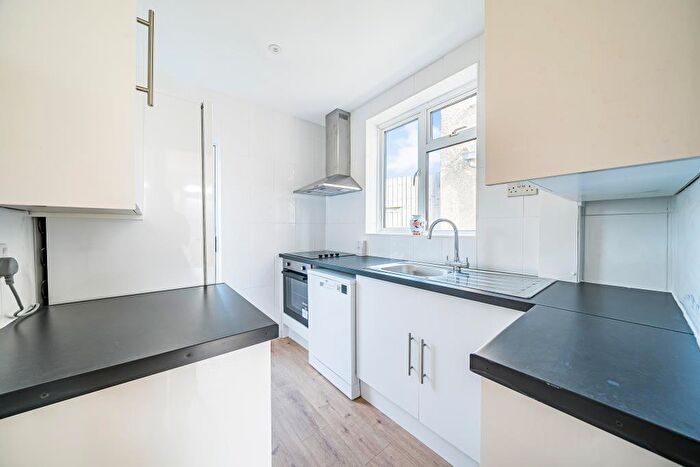 3 Bedroom Semi-Detached House To Rent In Brookfield Crescent, Marston, OX3