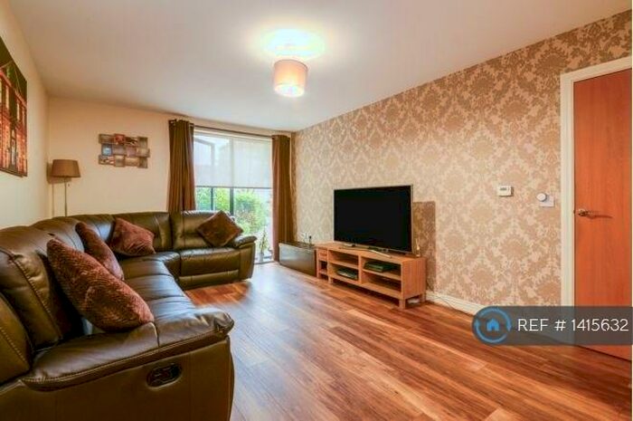 2 Bedroom Flat To Rent In Felix Court, London, NW9