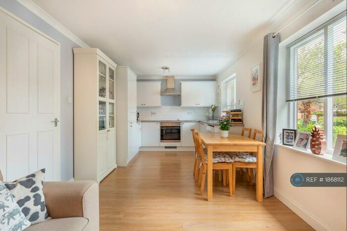 1 Bedroom Flat To Rent In Meredith Court, Bristol, BS1