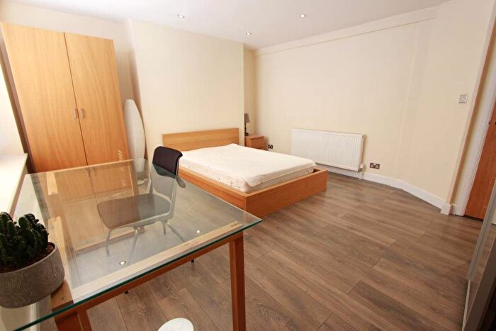 4 Bedroom Flat To Rent In Cleveland Street, London, W1T