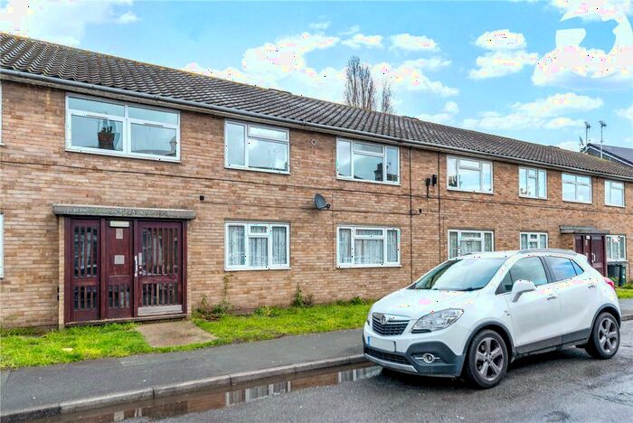 2 Bedroom Flat To Rent In Milton Road, Swanscombe, Kent, DA10