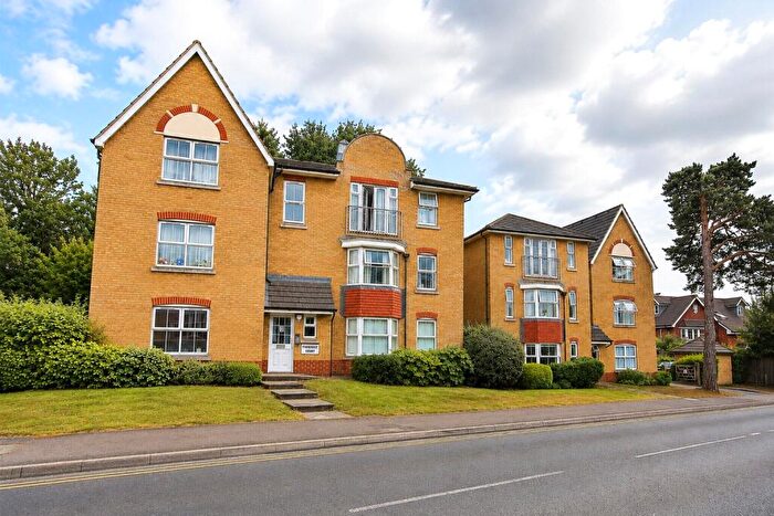 2 Bedroom Apartment For Sale In Pembroke Court, Oriental Road, Woking, Surrey, GU22