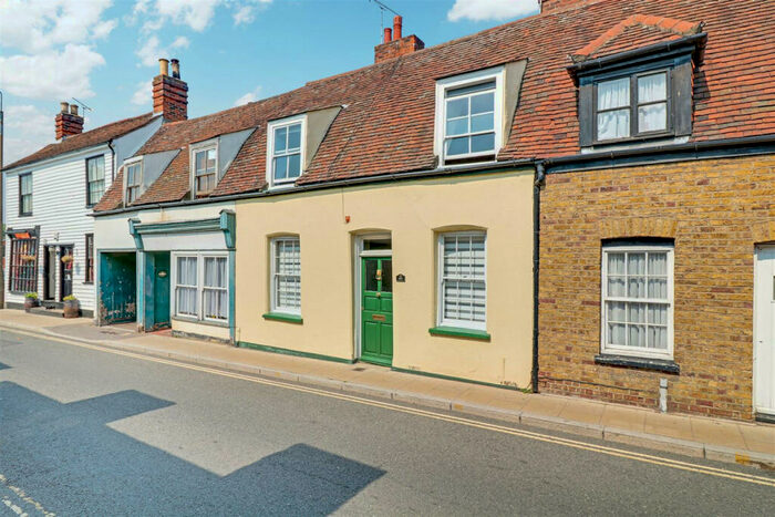 2 Bedroom Cottage To Rent In West Street, Rochford, SS4