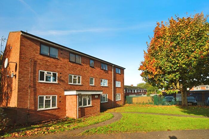 2 Bedroom Flat For Sale In Dugdale Court, Hitchin, SG5