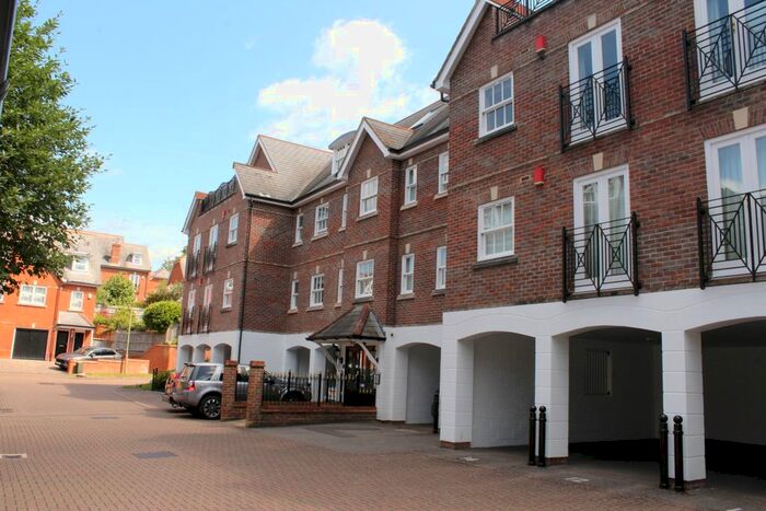 2 Bedroom Flat To Rent In Sells Close, St. Lukes, Guildford, GU7