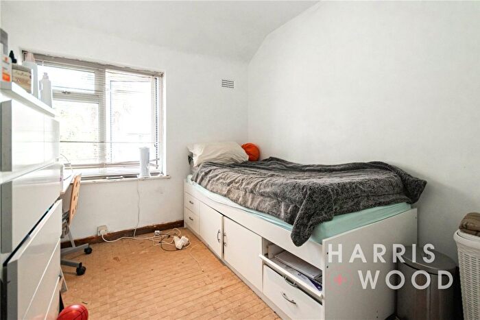 3 Bedroom End Of Terrace House For Sale In Rowney Gardens, Dagenham, RM9