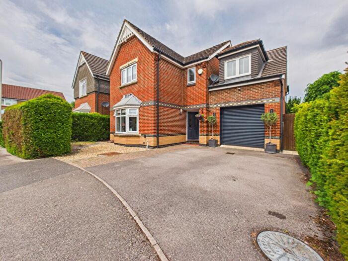 4 Bedroom Detached House For Sale In Wallis Drive, Bramley, RG26