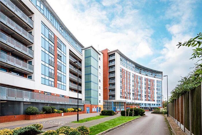 2 Bedroom Apartment For Sale In Leamore Court, Meath Crescent, London, E2