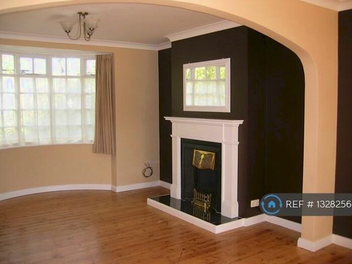 2 Bedroom Semi-Detached House To Rent In The Avenue, Stoke-On-Trent, ST4