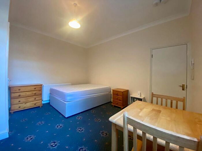 Studio To Rent In Monson Road, Kensal Green, NW10