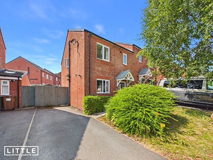3 Bedroom Semi-Detached House For Sale In Dunriding Lane, St. Helens, WA10