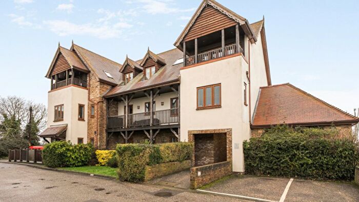 2 Bedroom Flat For Sale In Maritime Mews, Fambridge Road, Rochford, SS4