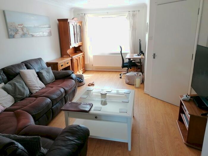 3 Bedroom Terraced House To Rent In Beatrice Terrace, Victoria Road, Newport, PO30