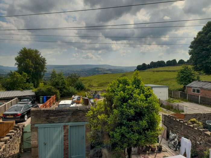 3 Bedroom House To Rent In Market Street, Mottram, SK14