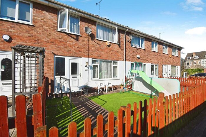 3 Bedroom Terraced House For Sale In Beaconsfield Street, Hull, HU5