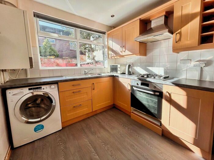 2 Bedroom House To Rent In Beverly Road, Fallowfield, M14