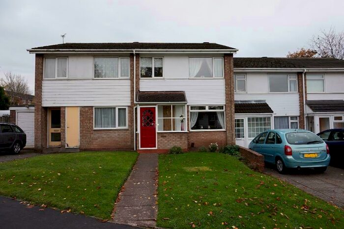3 Bedroom House To Rent In Milholme Green, Solihull, B92