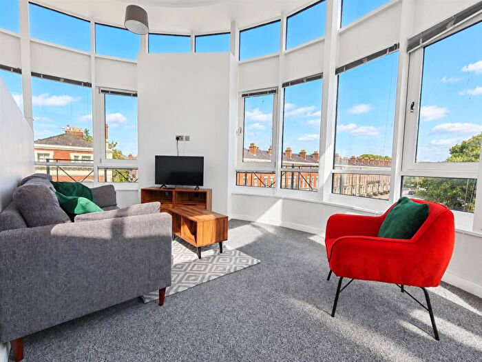 2 Bedroom Apartment To Rent In - Upper Parliament Street, Liverpool, L8
