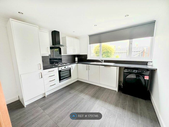 3 Bedroom Terraced House To Rent In St. Keverne Square, Newcastle Upon Tyne, NE5