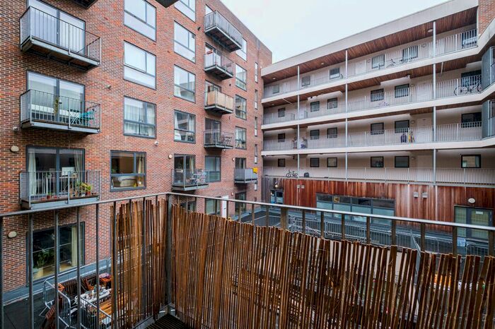 2 Bedroom Flat To Rent In Dalston Lane, Hackney, E8