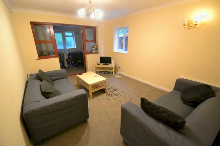 6 Bedroom Detached House To Rent In Woolacombe Drive, Earley, RG6