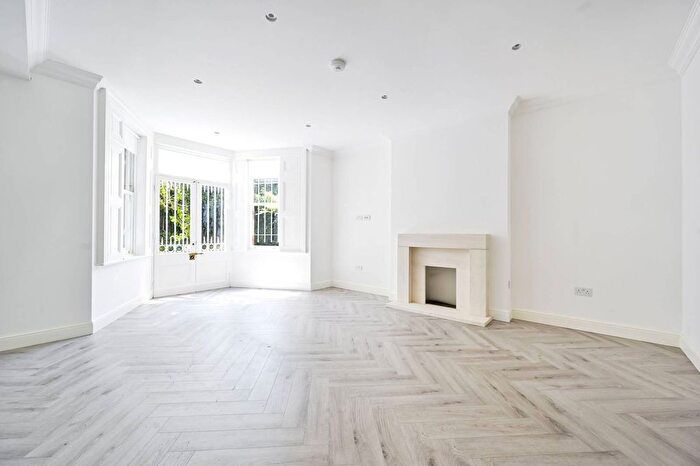 2 Bedroom Flat To Rent In Sutherland Avenue, Maida Vale, London, W9