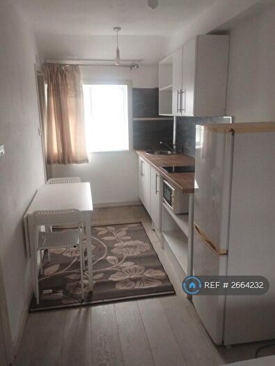 Studio To Rent In Mays Lane, Barnet, EN5