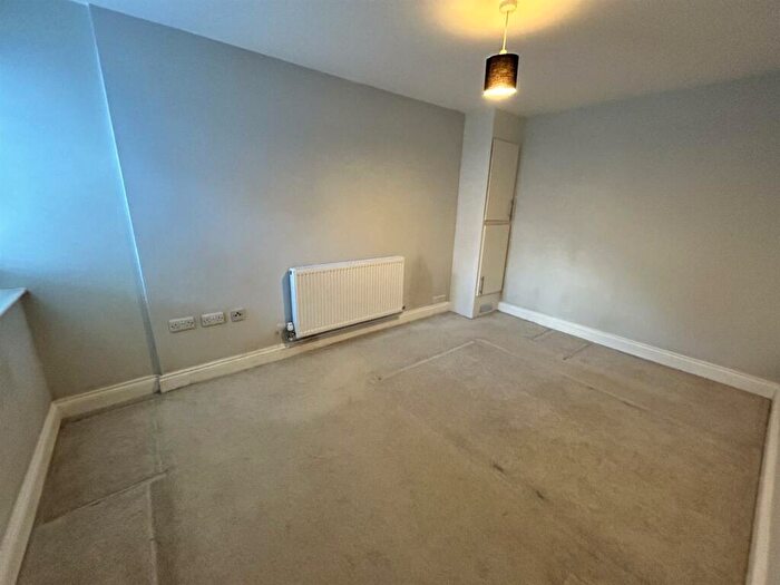 1 Bedroom Apartment For Sale In Cornfield Lane, Eastbourne, BN21